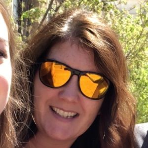 Meet your Posher, Pam